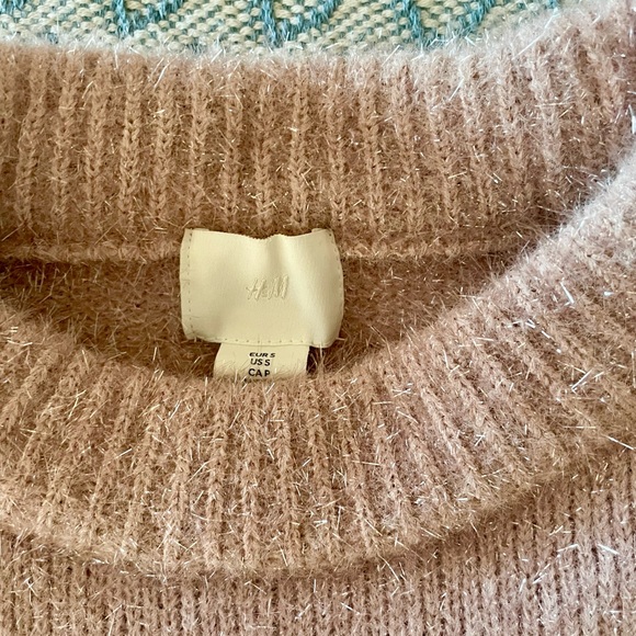 H&M - cropped sweater - pink, size small - Picture 3 of 3